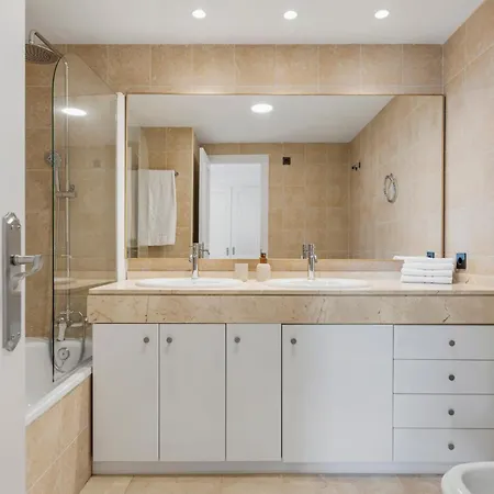 Sky And Sea Penthouse * 埃斯特波纳