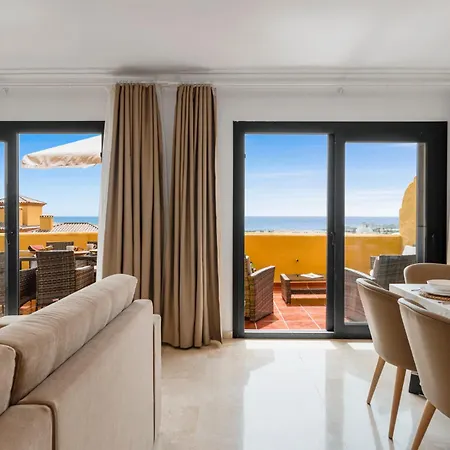 Sky And Sea Penthouse - Pool, Jacuzzi, Sea Views