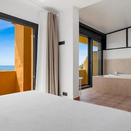 Sky And Sea Penthouse - Pool, Jacuzzi, Sea Views *